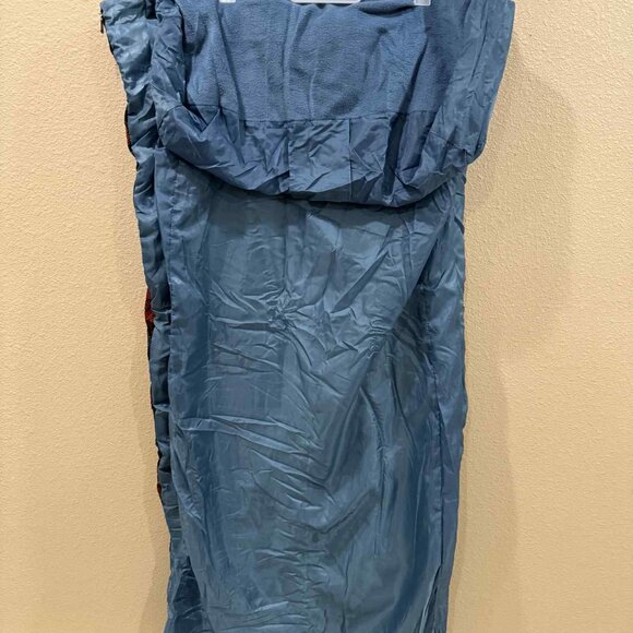 Disney PIXAR Cars Lightning McQueen Camping Sleeping Bag Kid Size 28” x 56” - Picture 3 of 3